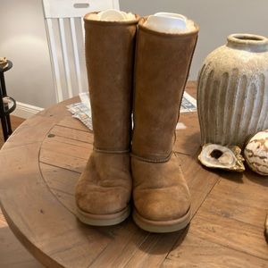 Ugg tall chestnut brown boots worn 1 time size 9